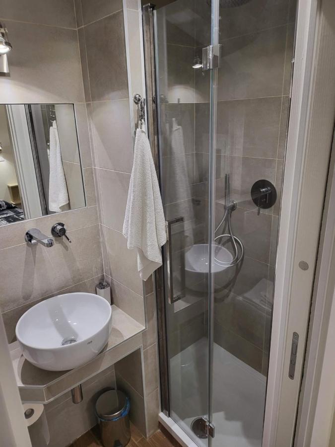 The Fox Cove Apartment Rome Bagian luar foto